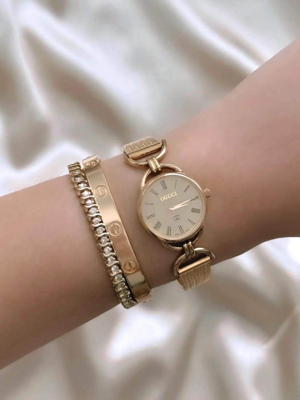 AUTHENTIC VINTAGE GUCCI GOLD WATCH